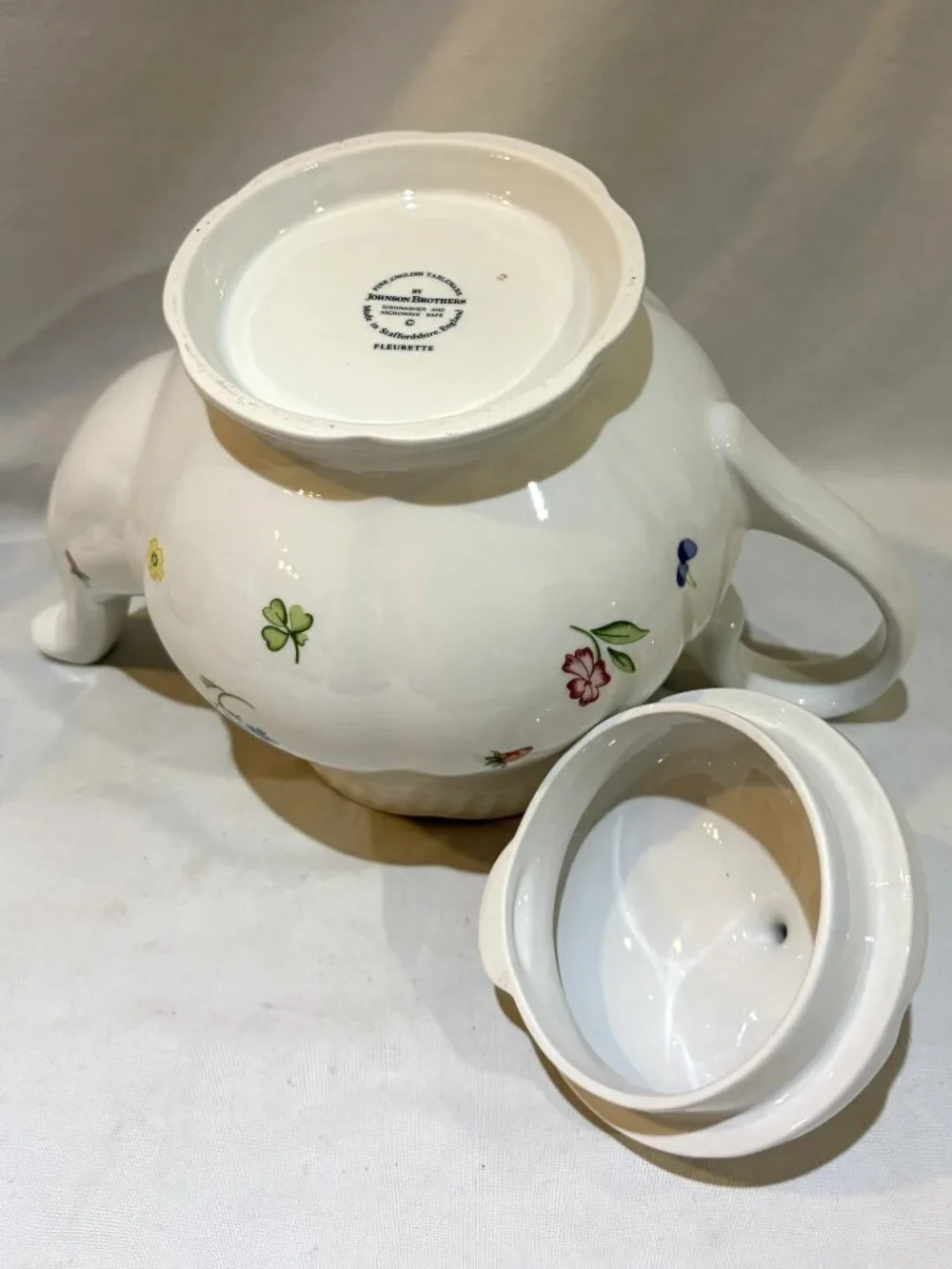 VTG Johnson Brothers Fine Porcelain FLEURETTE Teapot Staffordshire England EUC